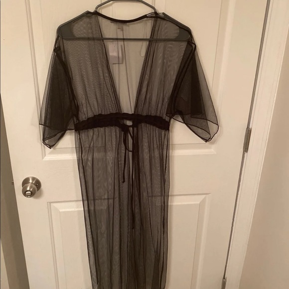 Cover up - Picture 3 of 5